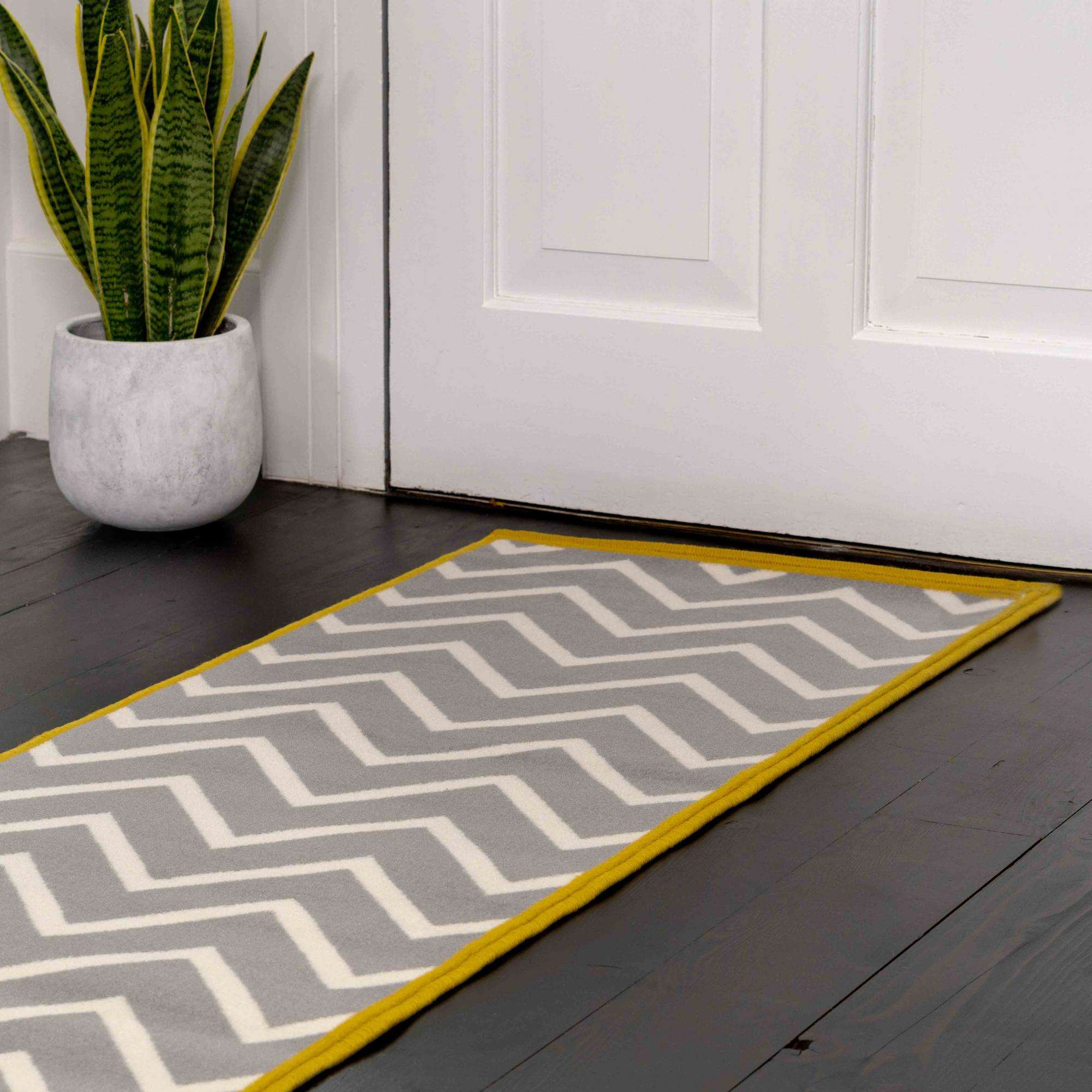 Grey Chevron Bordered Rug - Image 7
