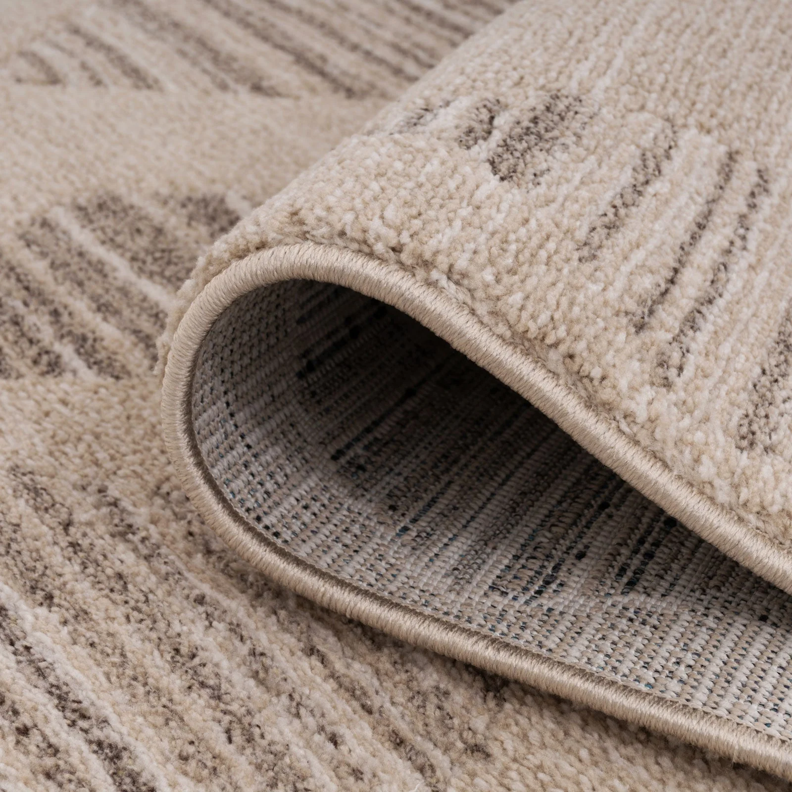 Neutral Diamond Pattern Stair Carpet - Image 6