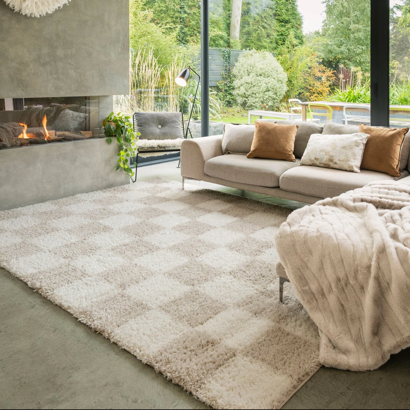 Soft Beige Checkerboard Shaggy Rug - Konnie - Image 4