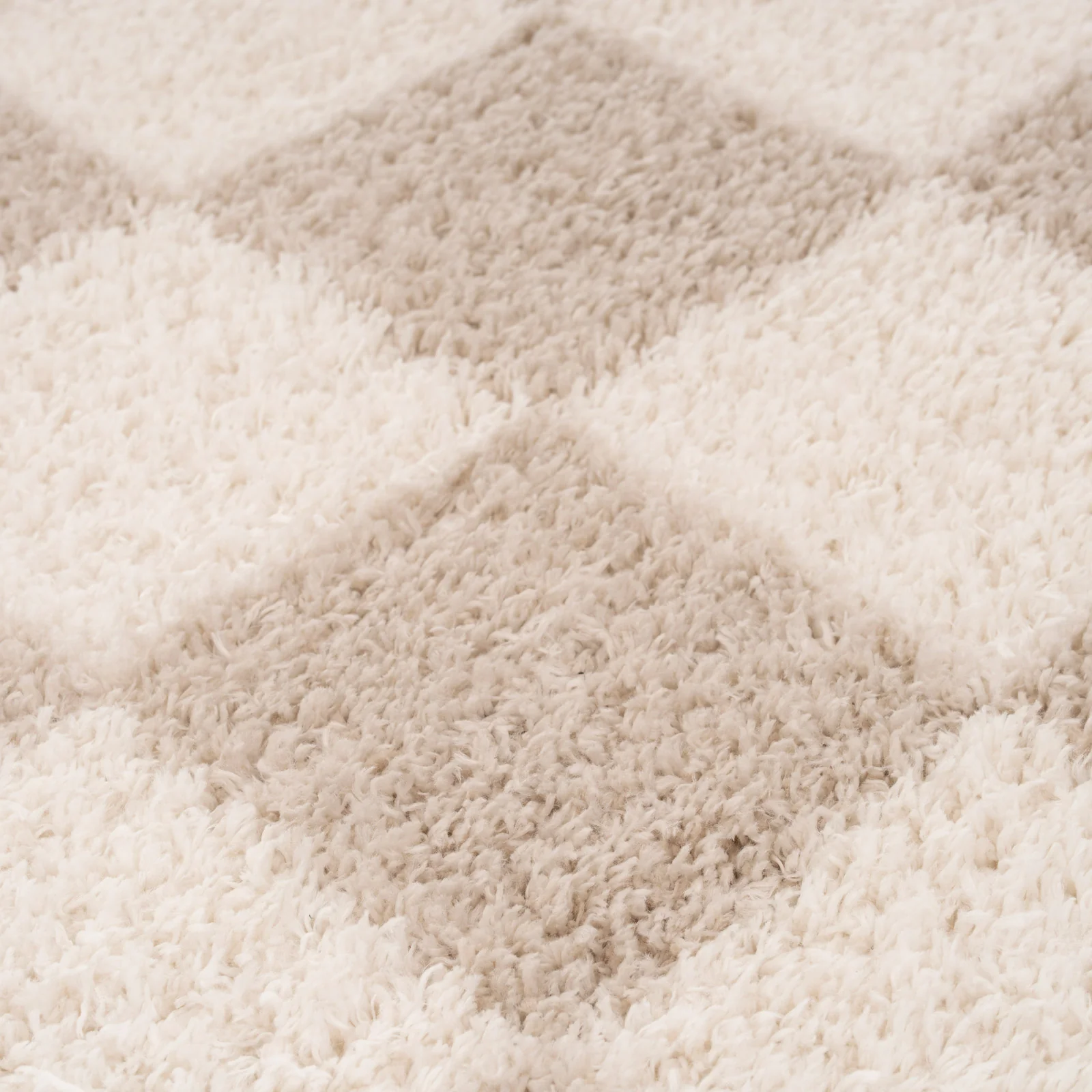 Soft Beige Checkerboard Shaggy Rug - Konnie - Image 7