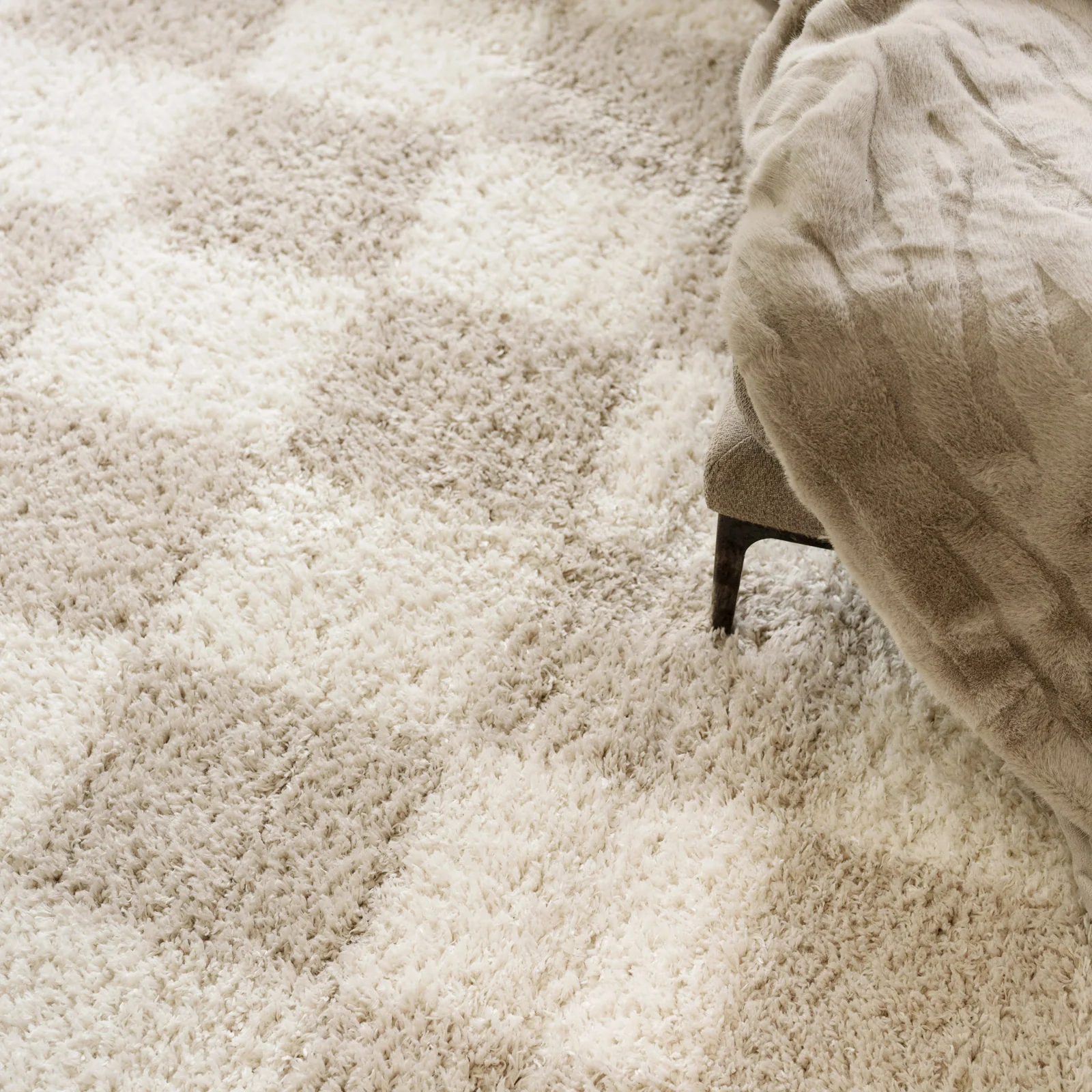 Soft Beige Checkerboard Shaggy Rug - Konnie - Image 10